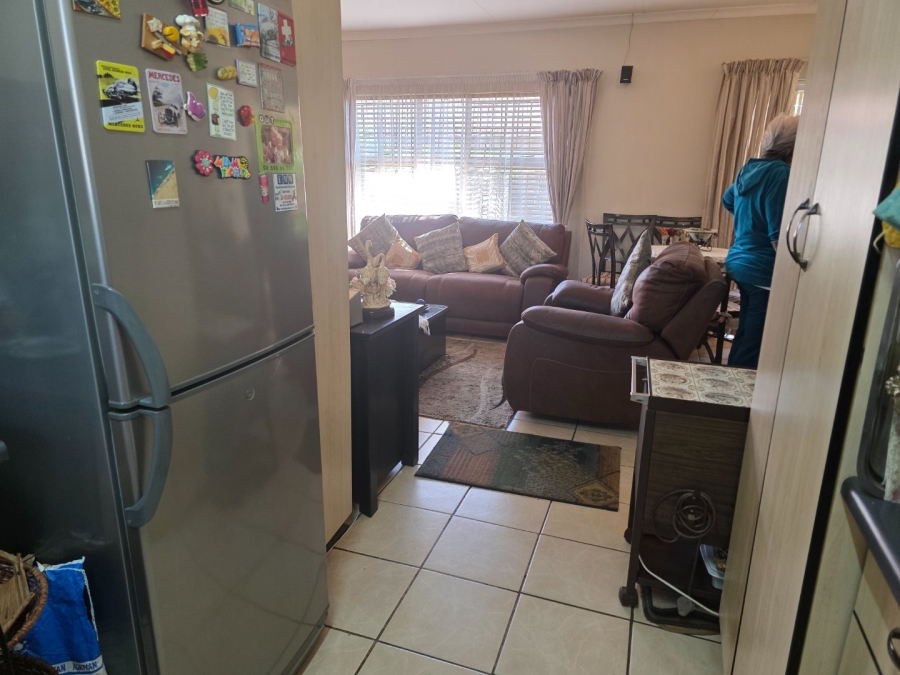 2 Bedroom Property for Sale in Langenhovenpark Free State